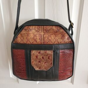 D’Onofrio Handcrafted Leather Crossbody Bag Croc Embossed in Black and Brown